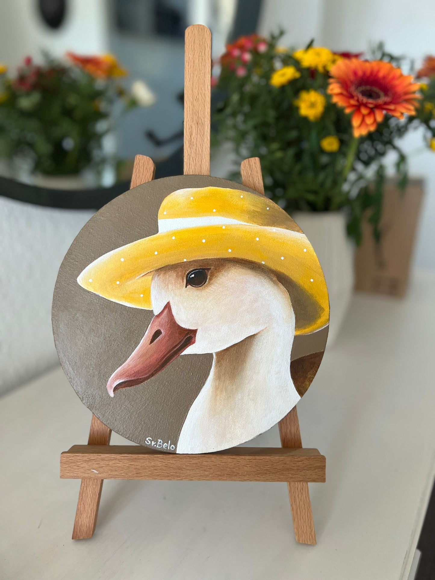 'Сute duck wearing a straw hat. Painting, round, 20cm, gift idea, wall decoration, home decor.